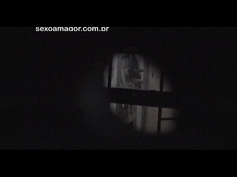❤️ Blondie blir i hemmelighet filmet av en nabolagsvoyeur gjemt bak hule murstein ❌ Porno ved no.seecamsus.top